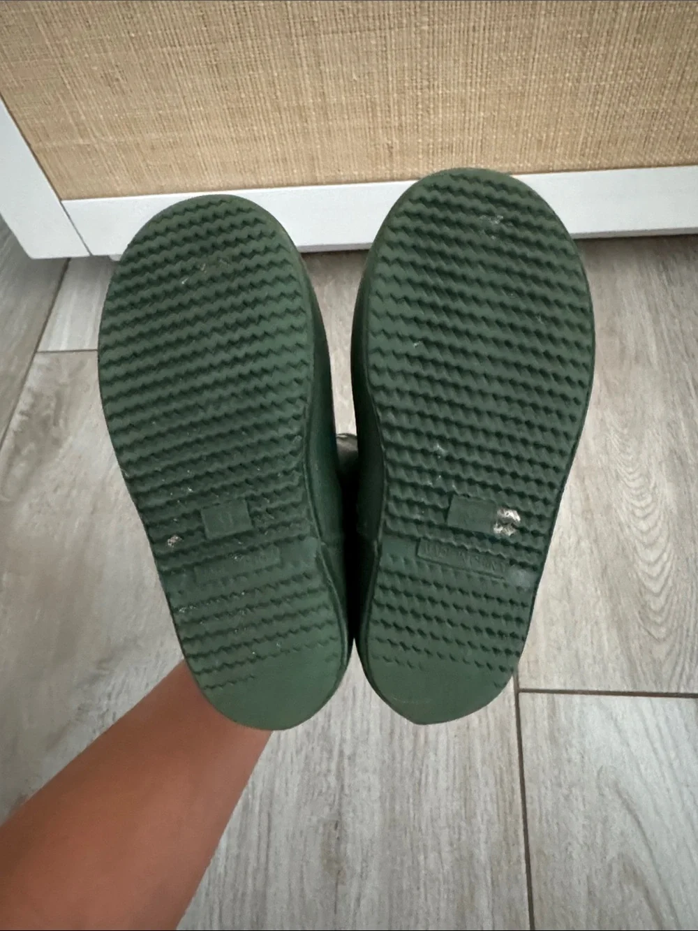 Hunter Kids Dark Green Waterproof Rain Boots- size 9